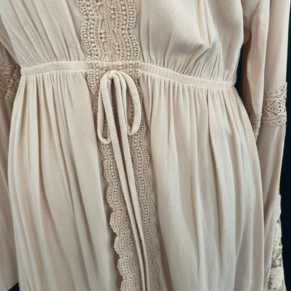 Knox Rose size Medium. Boho dress. Light pink/peqch. Brand new. Never worn! - Picture 4 of 9